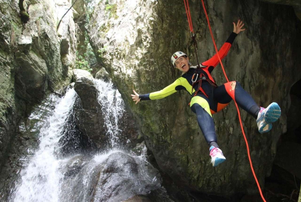 Color Hotel - canyoning